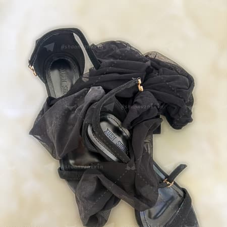 原味丝袜（黑丝）和原味高跟鞋（黑色凉高）的照片 - 缩略图