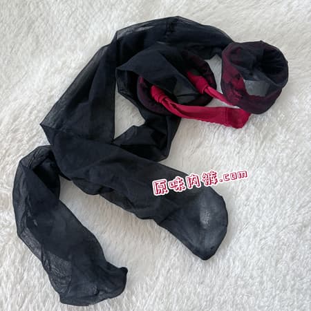 有酒红色吊袜带的原味吊带丝袜照片 - 缩略图