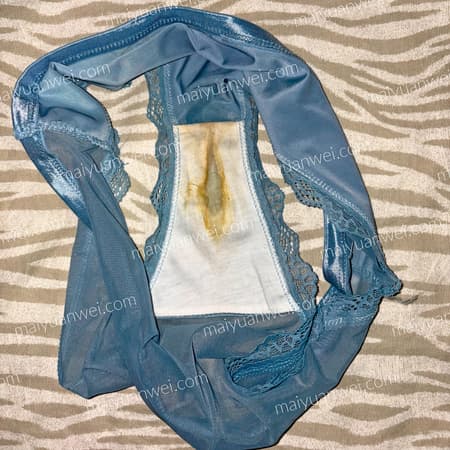 裆部穿着痕迹很重的一条原味内裤的照片 - 缩略图