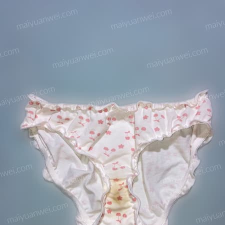 带有粉色小樱桃印花的木耳边纯棉原味内裤正面照 - 缩略图