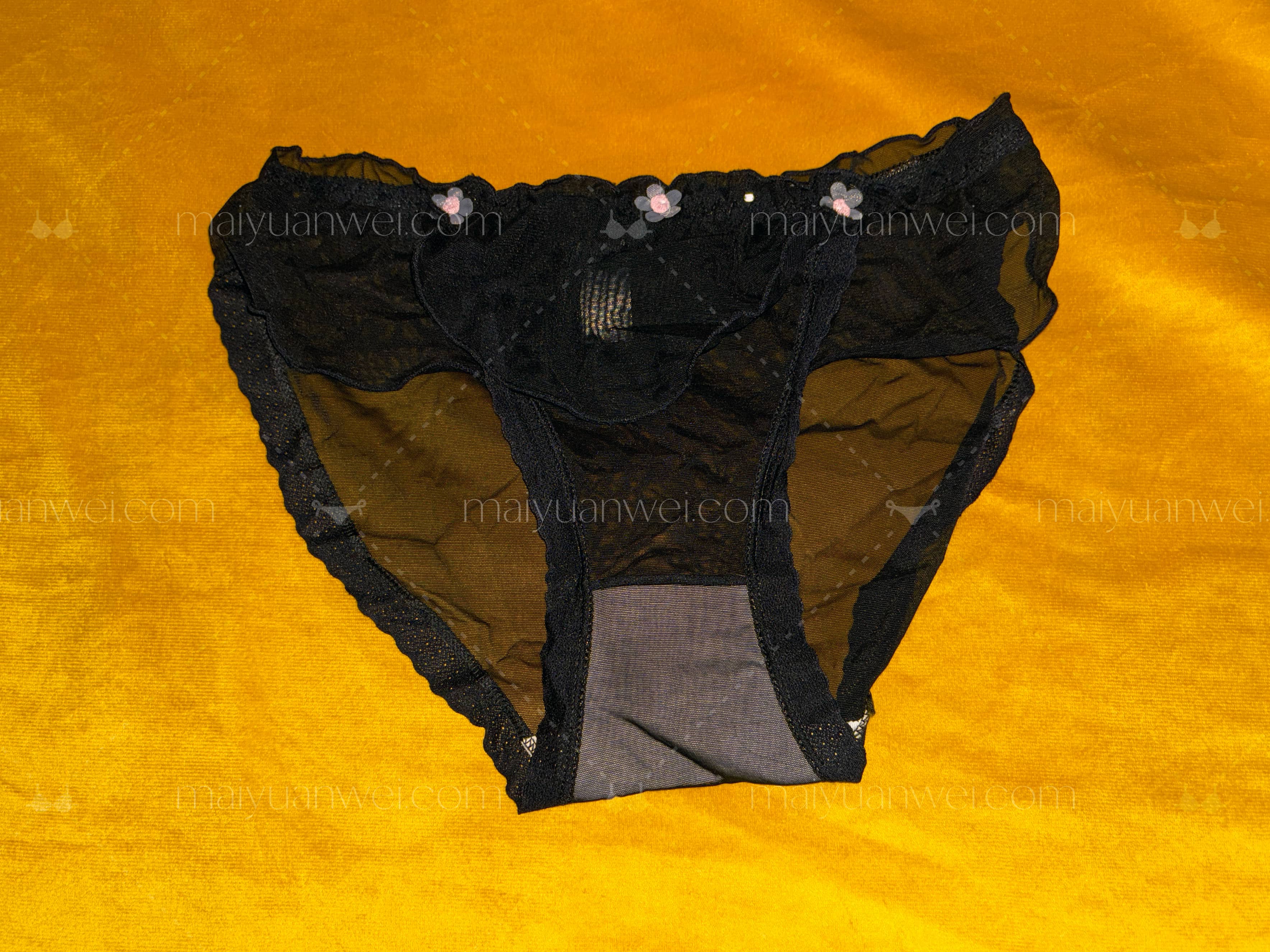 情调小花薄透纯欲网纱内裤正面照片