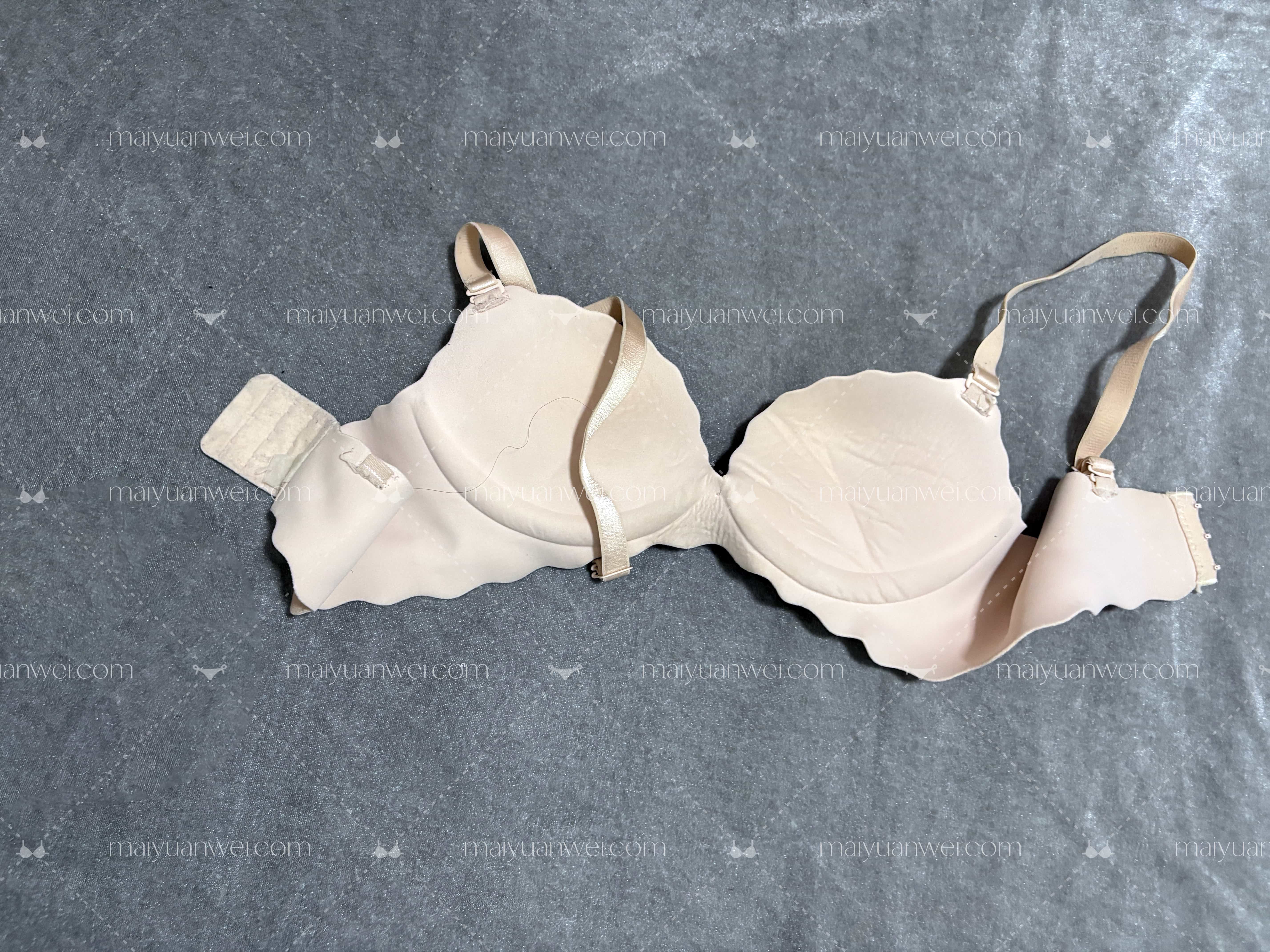 性感光面无痕聚拢原味胸罩反面照片 - 二手内衣 - 2NeiKu